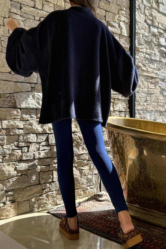 Oversized Buzz Knit Navy