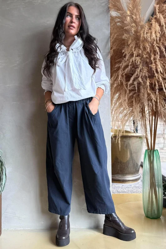 Pin Stripe Bennie Magic 7/8 Dart Barrel Pant Navy