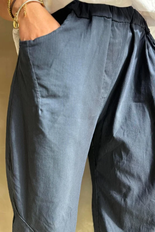 Pin Stripe Bennie Magic 7/8 Dart Barrel Pant Navy