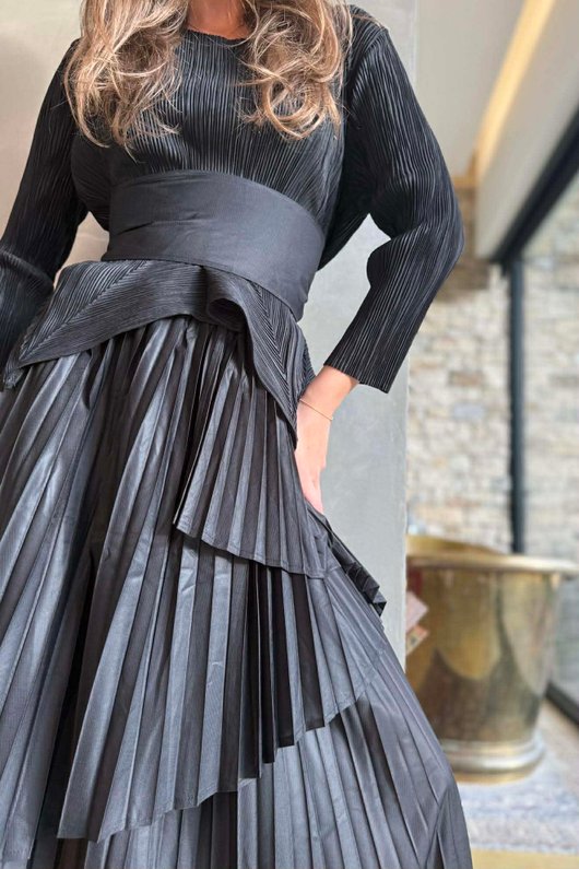Presley Pleats Top & Skirt Set Black /30/30=
