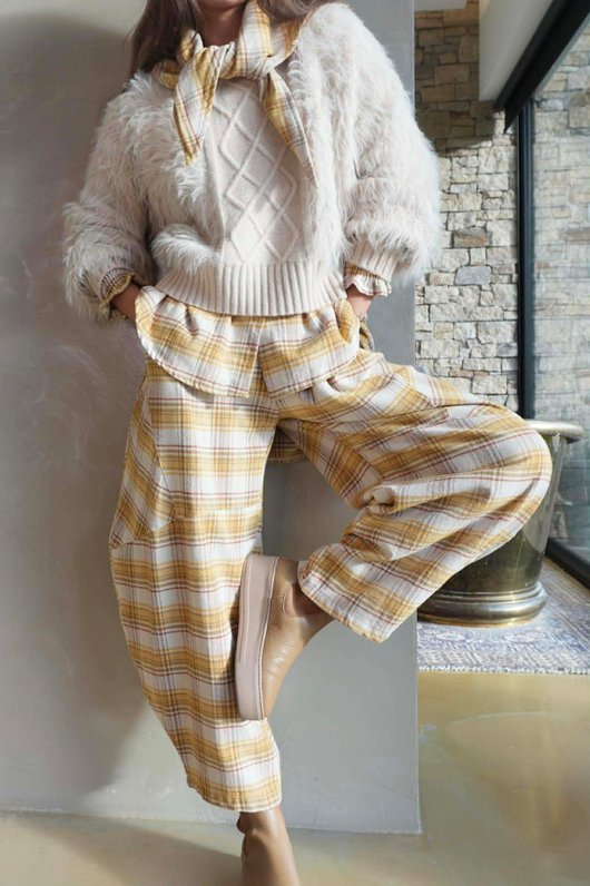 Rhona Country Shaggy Knit Jumper Stone /10=