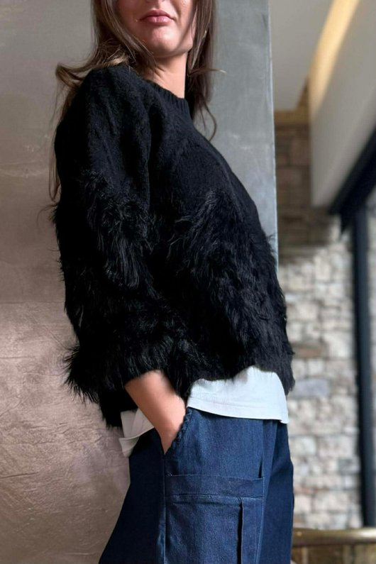 Rhona Town Shaggy Knit Jumper Black /15=