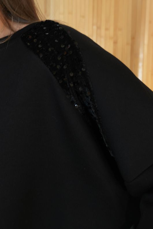 Soft Tech Sequin Scoop Top Black /9=