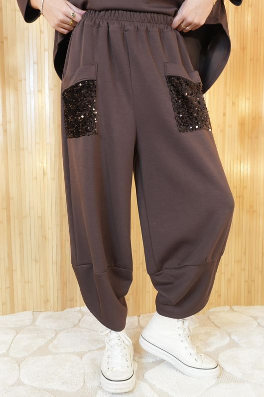 Soft Tech Sequin Pocket Shelby Pant Chocolate /9=