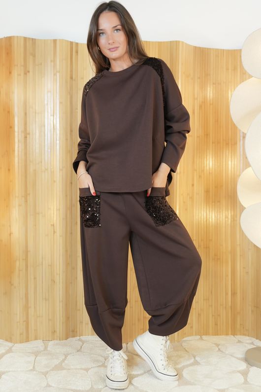 Soft Tech Sequin Scoop Top Chocolate /9=