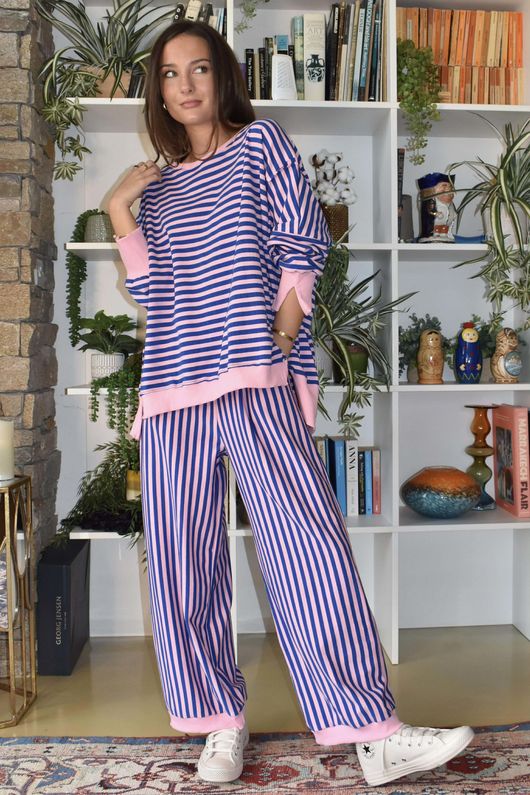 Sunday Morning Chill Sweatshirt Sweetpea & Navy -