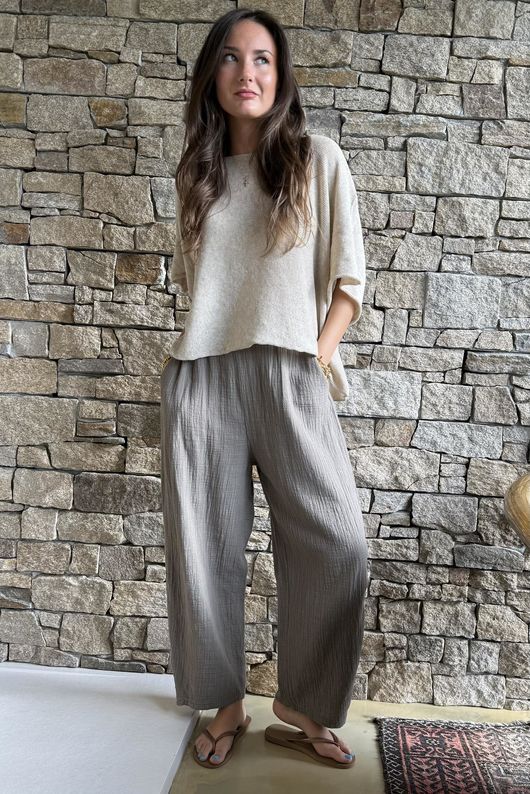 Suri Cushion Cotton Relaxed Tuck Barrel Pant Mocha /7=