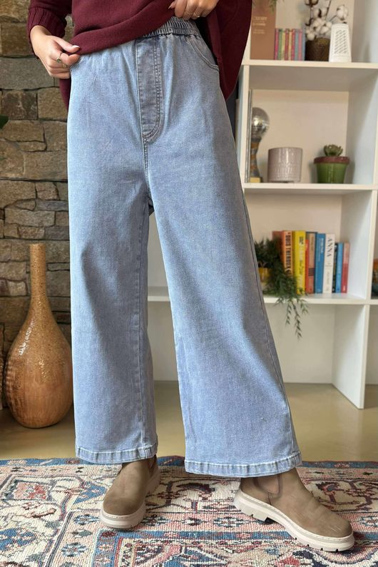 The Madison Kick Flare Jean Light 