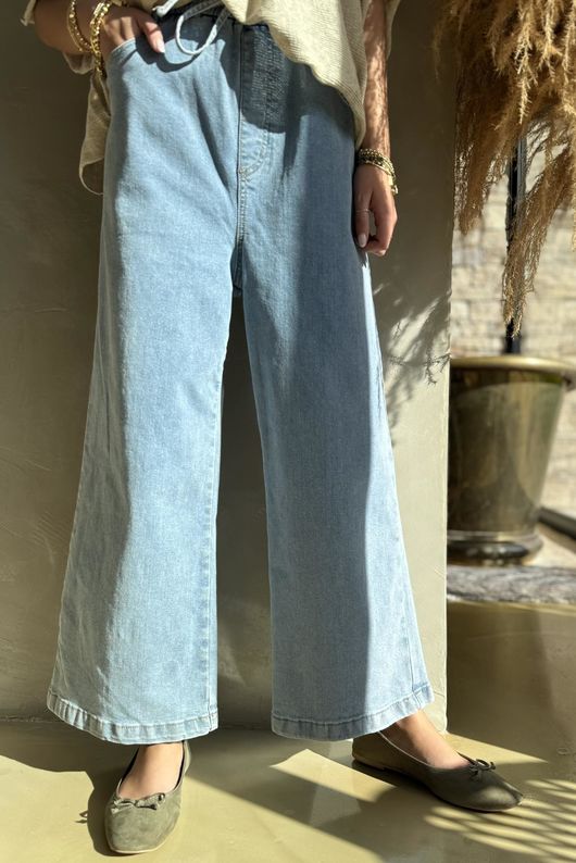 Madison Kick Flare Jean Light 