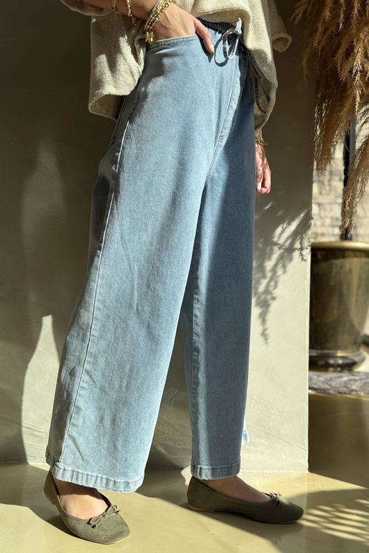 Madison Kick Flare Jean Light 