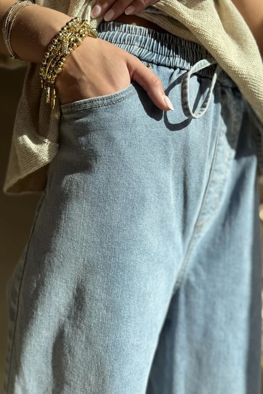 Madison Kick Flare Jean Light 