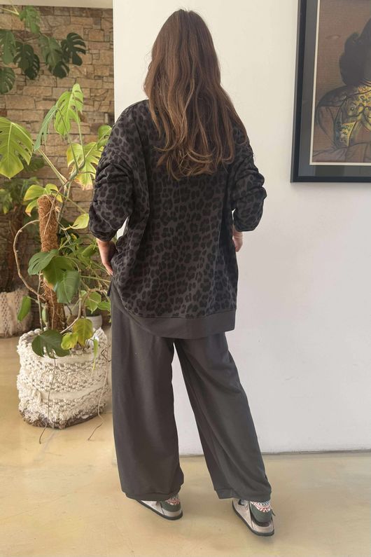The Scamp Leopard Chillax Sweatshirt Dark Khaki