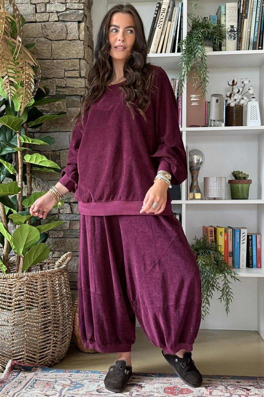 The Terry B Classic Sweatshirt Beetroot