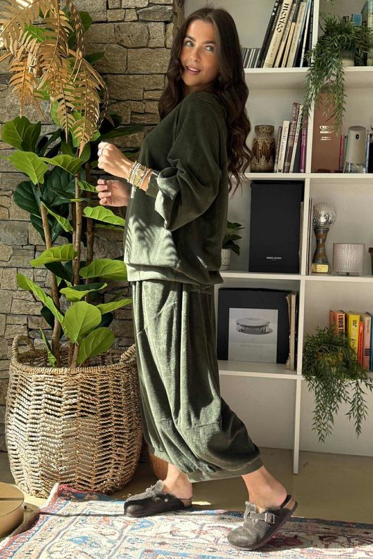 The Terry B Classic Sweatshirt Deep Moss