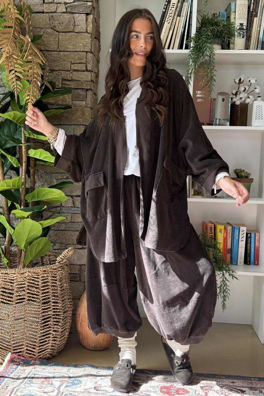 The Terry B Relaxed Zip Jacket Coffee Bean