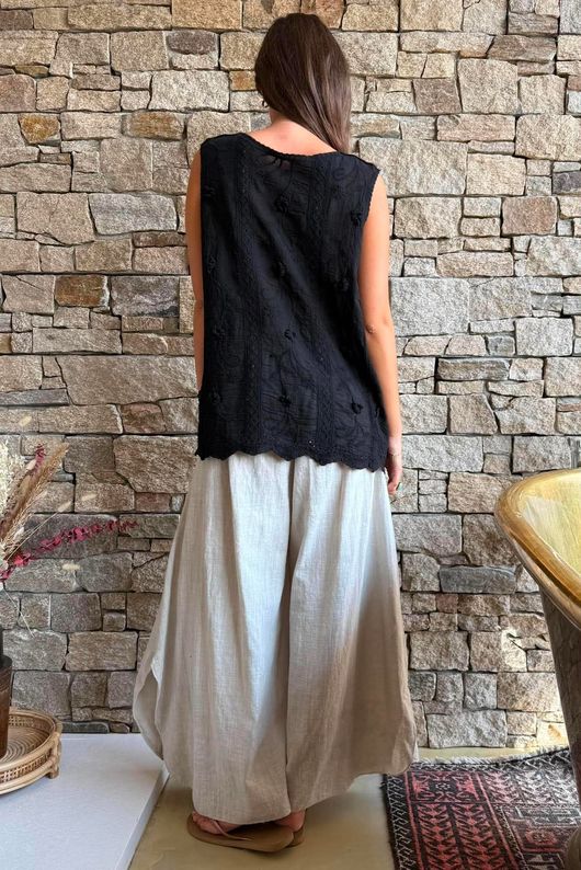 Tilda Floral Applique Tank Black