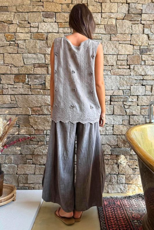 Tilda Floral Applique Tank Mocha